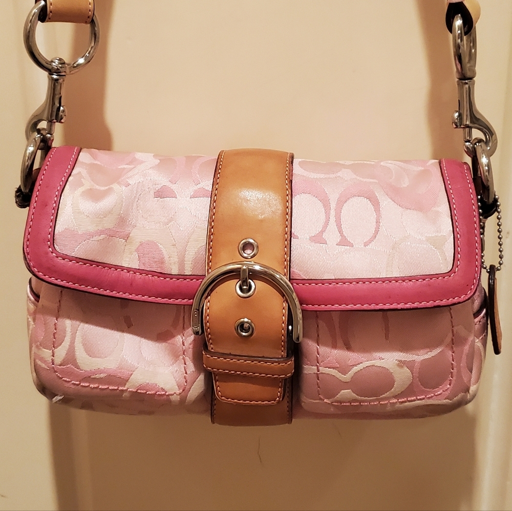 Authentic Coach Hampton Signature Pink 🩷 Hobo Crossbody **RARE**